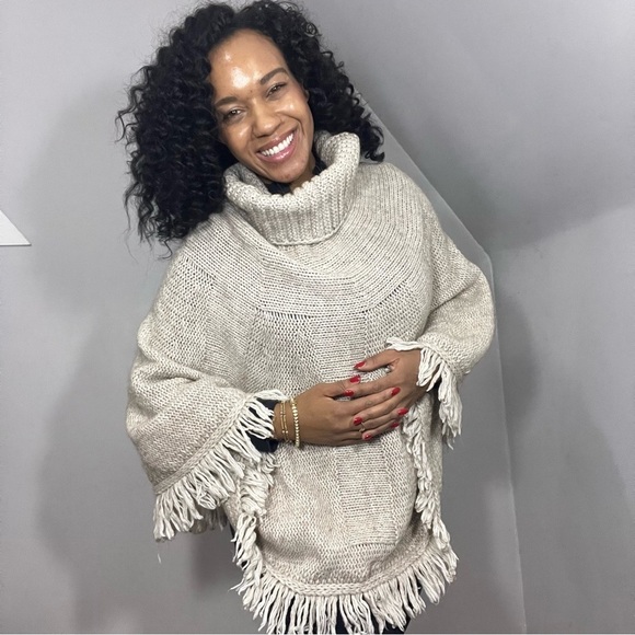 Iperico Neutral Knit Poncho Made in Italy Wool Alpaca Fringe Shawl Apres Ski - Picture 1 of 13